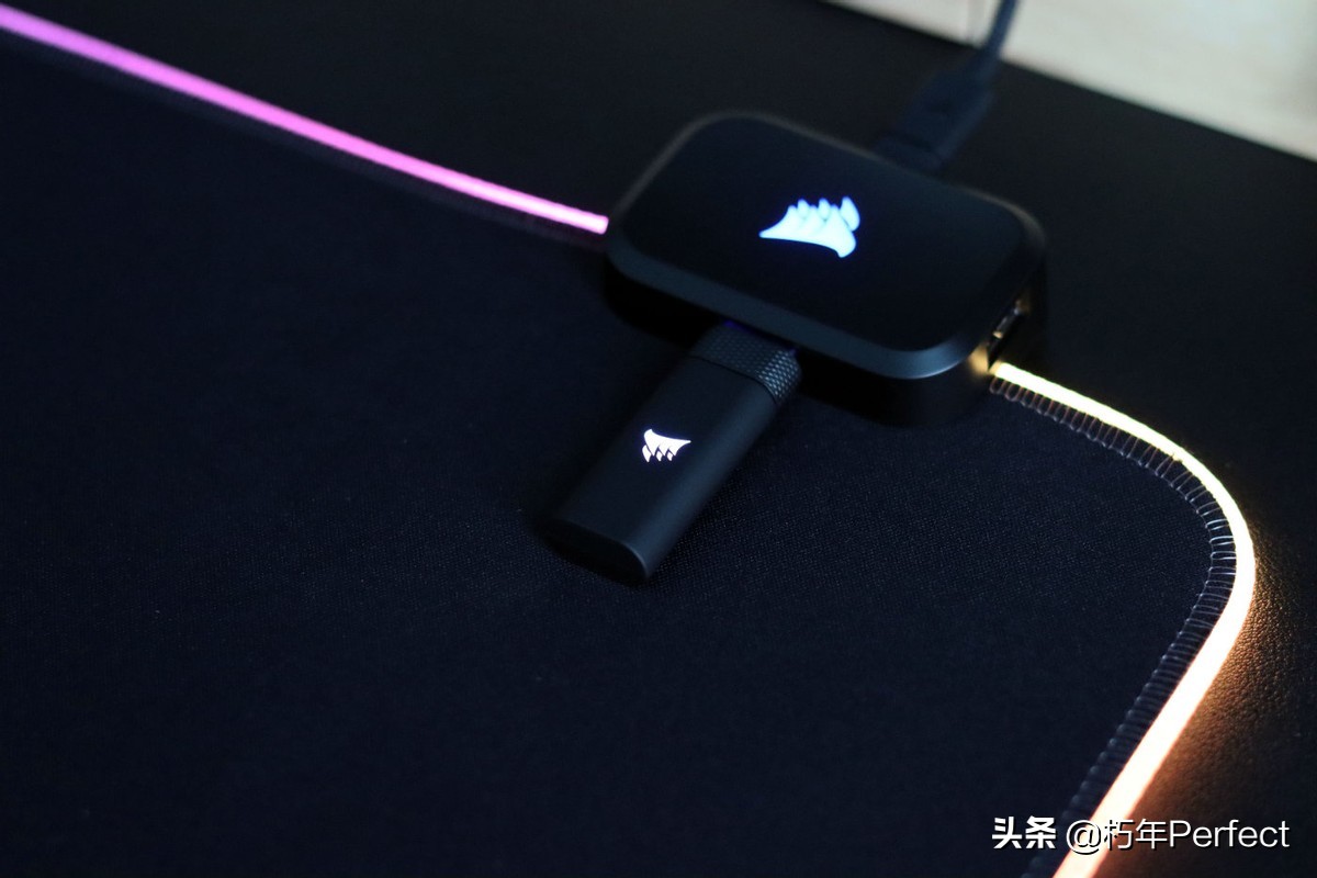 海盗船hs70无线耳机评测,海盗船hs80耳机开箱