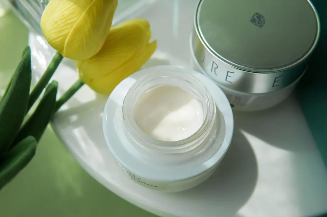 涂一次嫩一天，70年老国货里挖到的宝贝面霜，不停产就偷着笑吧