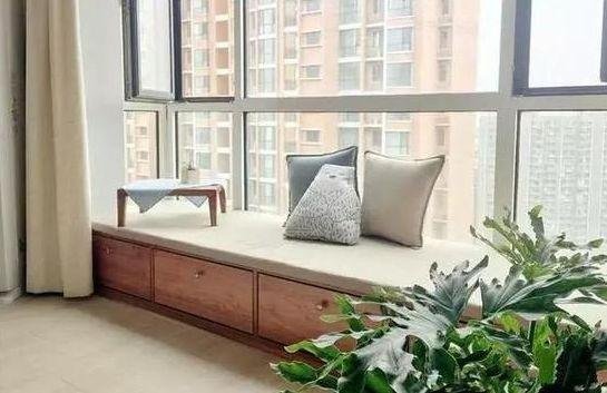 没阳台的客厅怎么装修实木,无阳台的客厅怎么设计