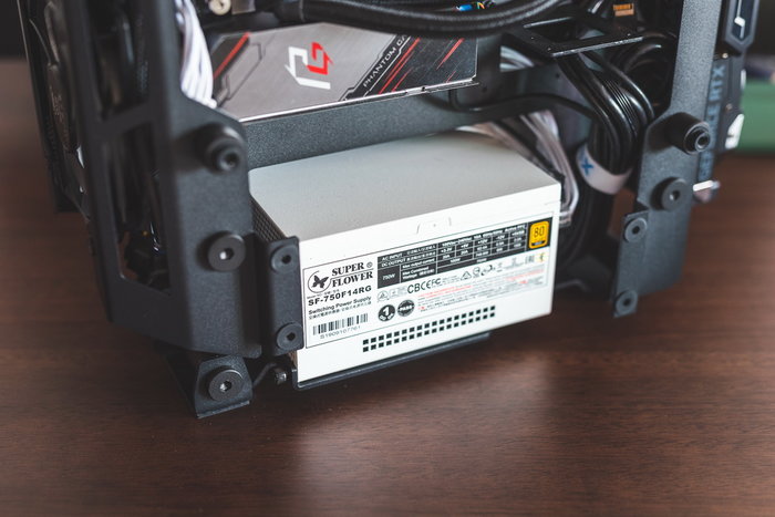 圣诞节前装一台白色雪花主机