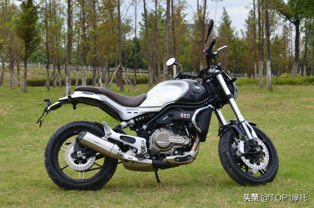 qjmotor逸550性能测评,qjmotor逸550复古摩托评测