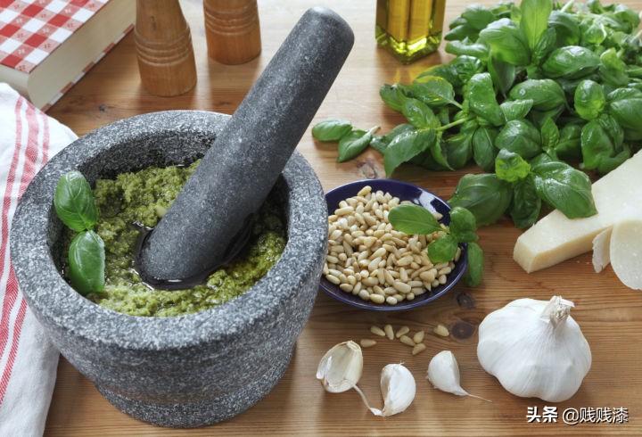 西餐常用的香料百里香是什么味道,西餐中经常用到的香草如何搭配