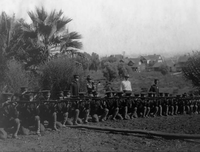 清朝士兵的军服和样子,清朝兵衣服上写着勇是什么意思