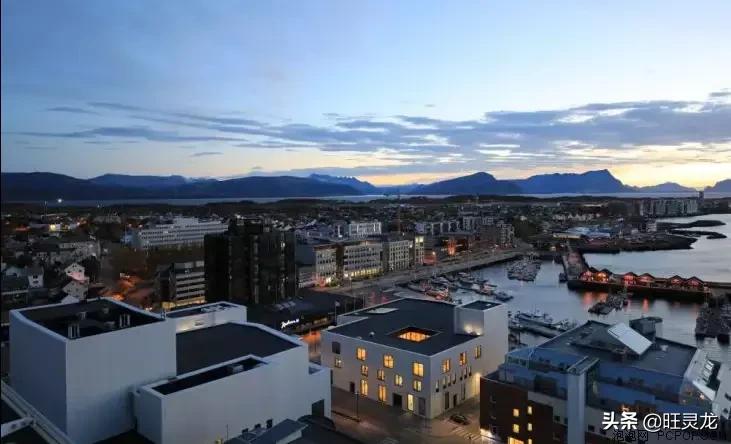 适马100-400镜头佳能80d,佳能80d能配70-200镜头吗