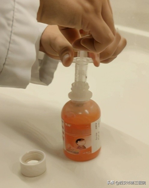 儿童退烧药布洛芬怎么服用,退烧药布洛芬混悬液怎么吃