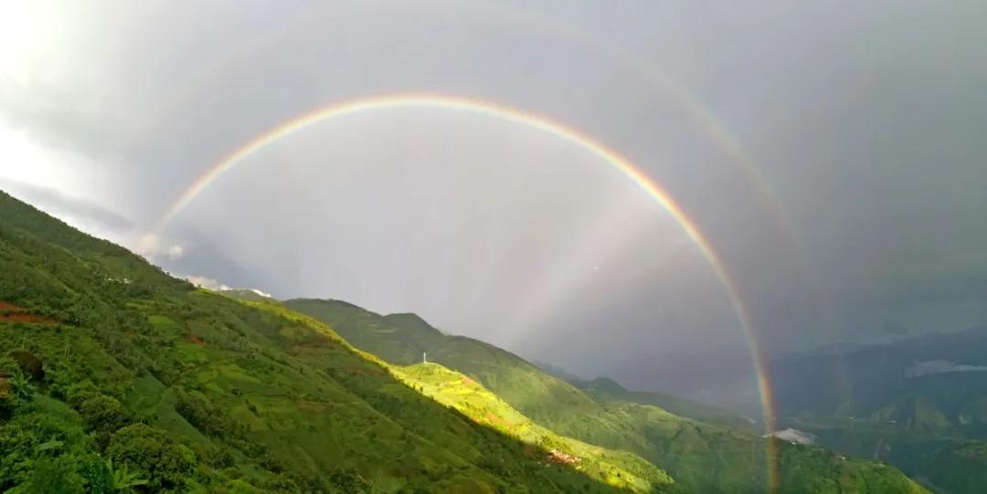 走进深山看美景,走进深山看大山里的风景