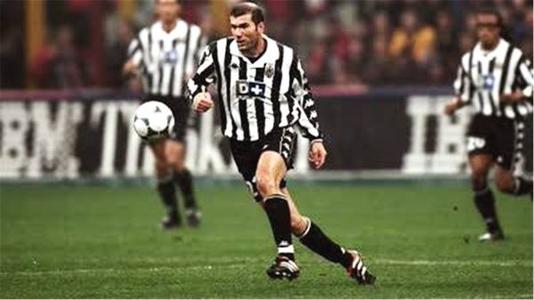 尤文淘汰巴萨c罗,尤文完胜萨勒尼塔纳