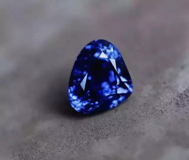 玉石珠宝的知识,玉石与玉鉴别技巧有哪些