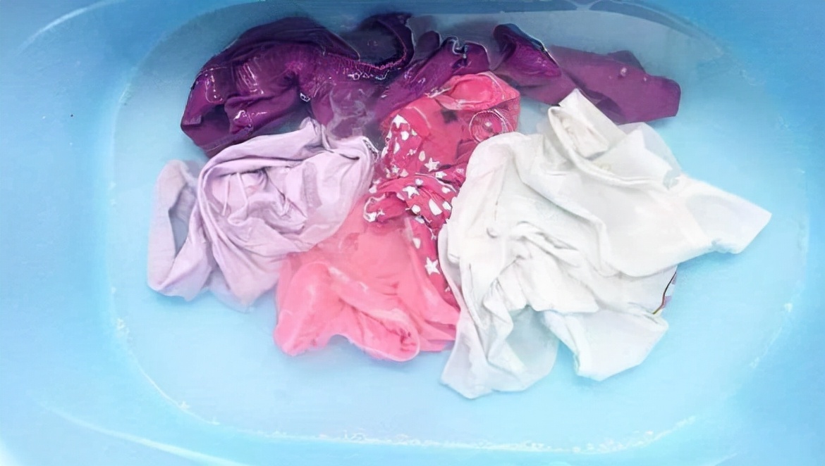 女性内裤到底有多脏,两天不换的内裤有多脏