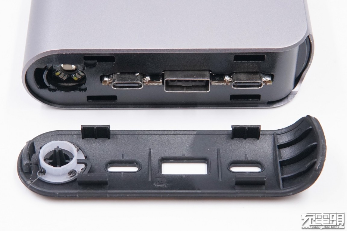 巨能移动电源拆解,绿巨能移动电源评测