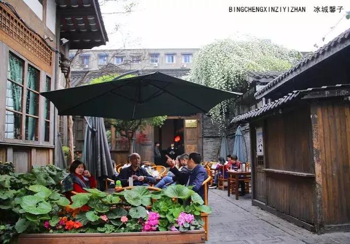 成都宽窄巷子闲适的幸福触手可及,四川成都宽窄巷子里的闲适