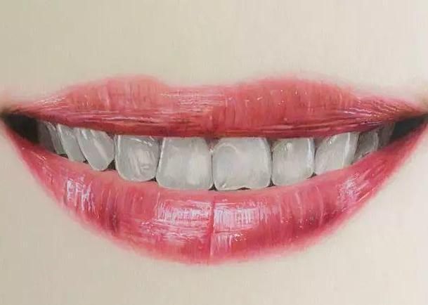 再昂贵的口红也只是点缀,遮盖深唇纹最好的口红