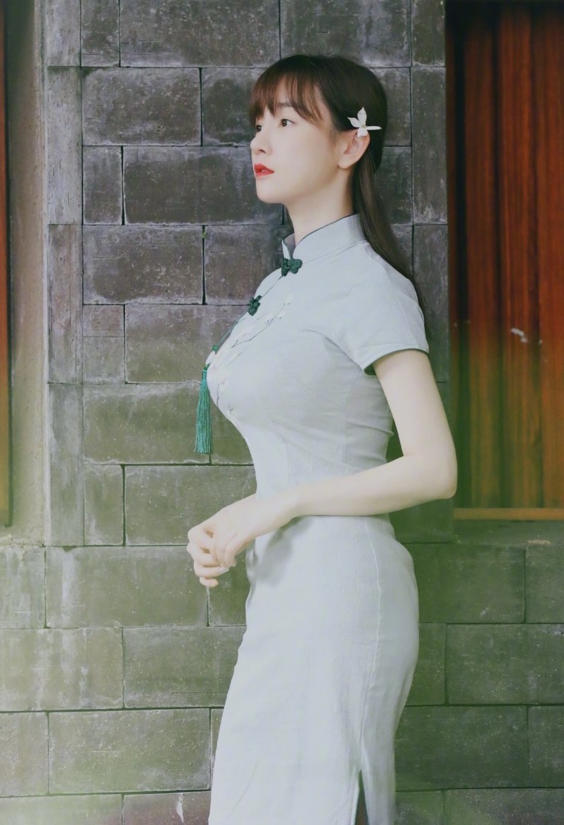 张檬颜值巅峰穿着,张檬穿绿裙照片