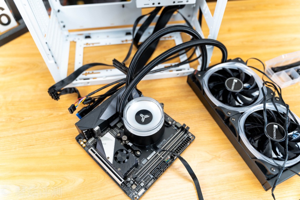 先马趣造白色装机方案,先马趣造im白色机箱