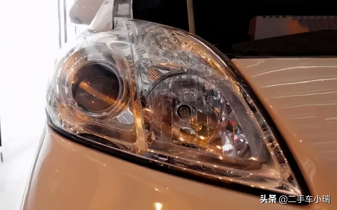 可乐白醋牙膏可以清洗汽车大灯吗,大灯划痕牙膏翻新靠谱吗