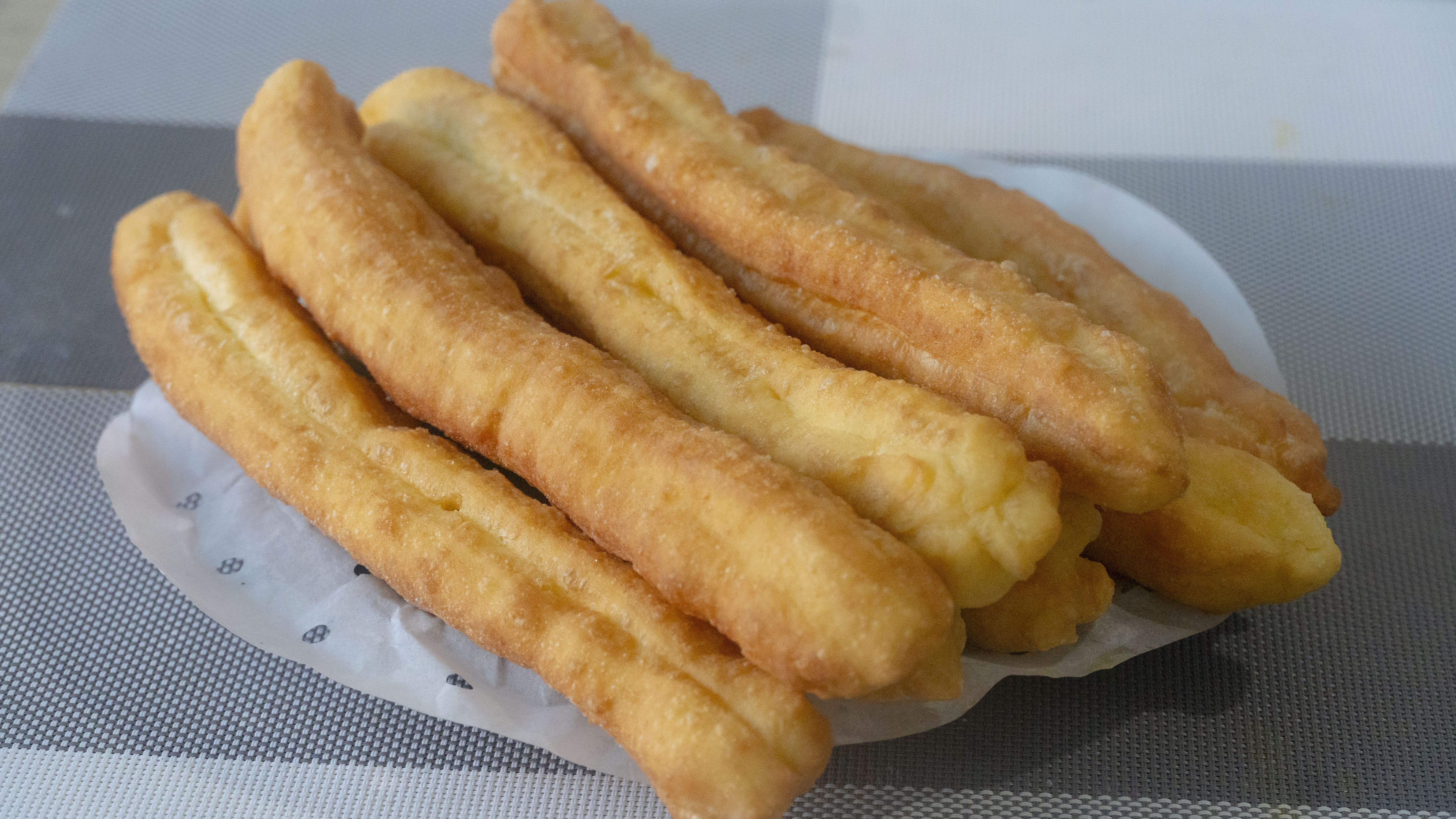 蓬松酥脆空心大油条,油条怎么做酥脆松软空心无泡打粉