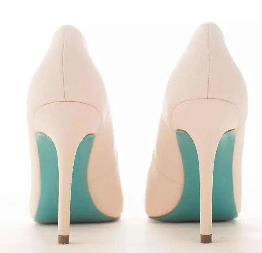 买了双白色高跟鞋，嫌太单调，稍加改造就美过新娘鞋，附教程