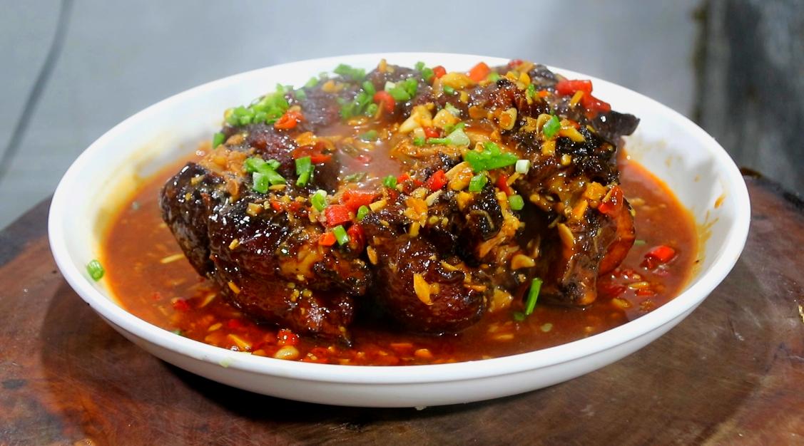 把猪脚炖好吃的做法,两年的猪脚怎么煮好吃又简单