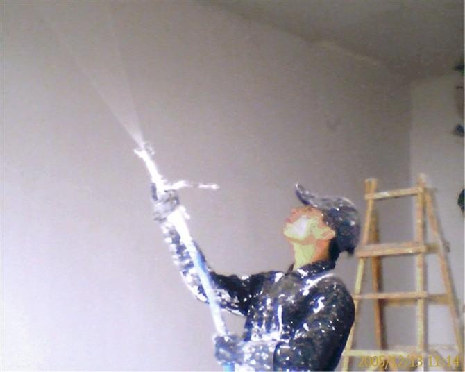 刮第一遍腻子需要加胶水吗,腻子加胶水和不加胶水哪个更好刮