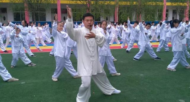 小学阳光校园活动方案,让校园充满欢声笑语