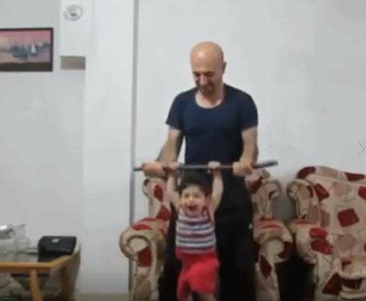 伊朗6岁足球神童阿拉特的肌肉,伊朗足球小男孩训练