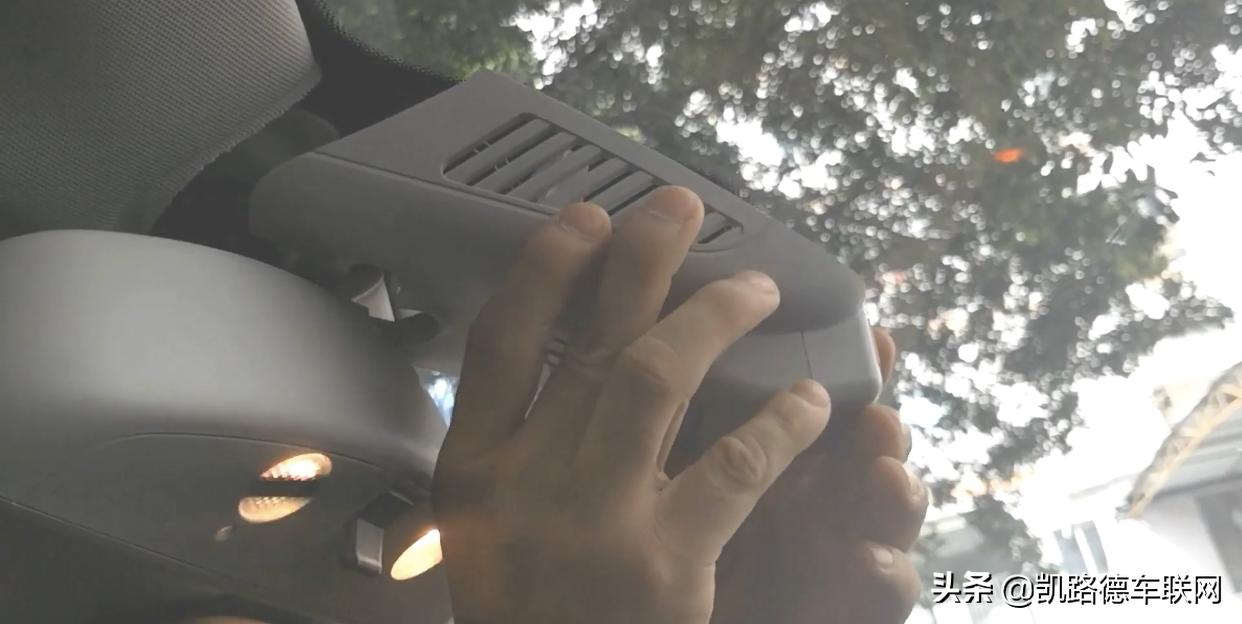 e300奔驰隐藏式行车记录仪怎么用,奔驰e300后视镜gps更换