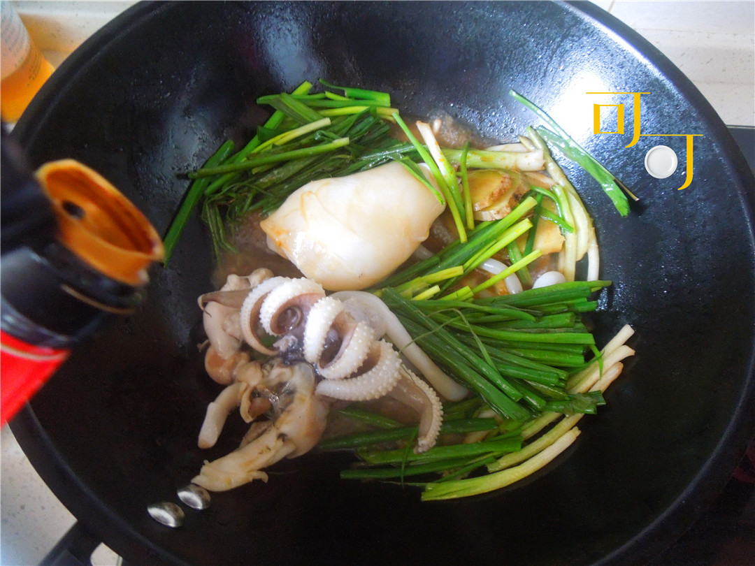甜酱汁墨鱼怎么烧,葱姜炒墨鱼片