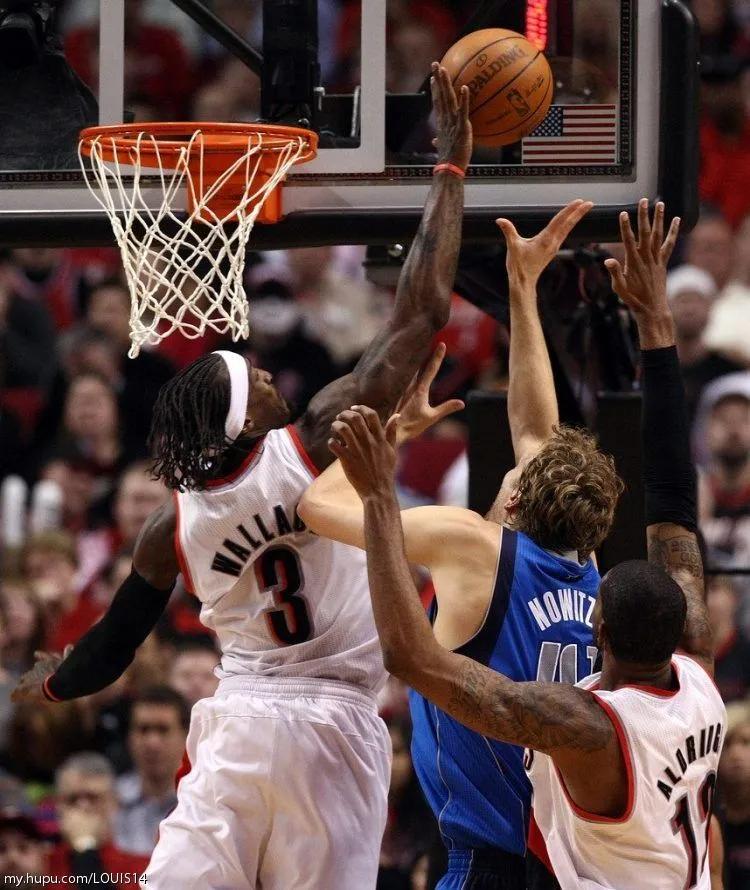 猫王华莱士拜纳姆,杰拉德华莱士被肘击视频