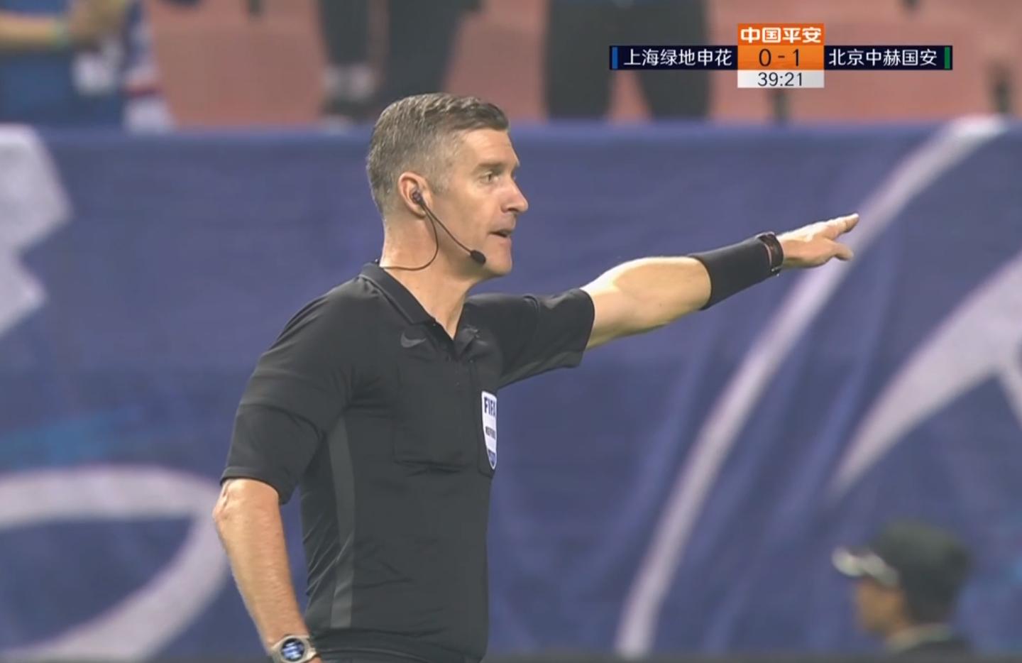 中超裁判开场15分钟再现争议判罚,中超罕见裁判视频