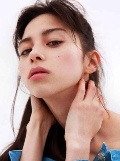 抬头纹和眼袋可以通过医美去掉吗,抬头纹很深医美上一般用什么填充