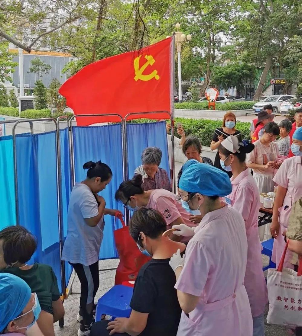 中医义诊进社区服务居民零距离,中医文化进社区健康义诊暖民心