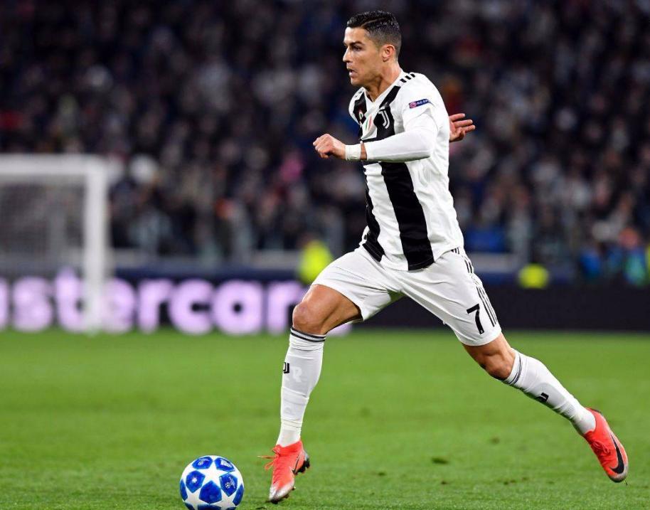 马拉多纳大罗梅西c罗,足坛前三人梅西c罗内马尔