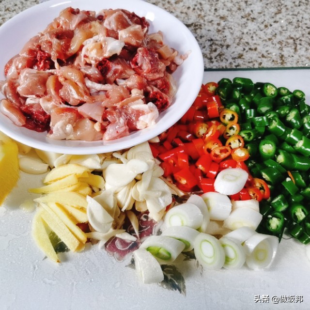 冷冻鸡腿怎么做好吃又好看视频,腌制冷冻的鸡腿怎么做好吃