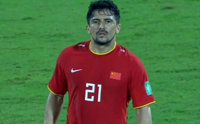 李铁带领国足进入12强首场比赛,国足铁定出局了吗