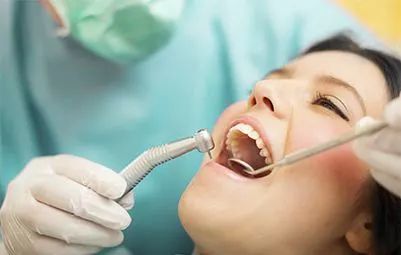 Helen齿科中心——牙周炎的危害