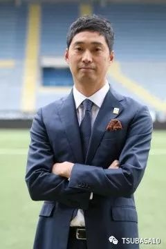 这位指导过咪蒙，卖过*片毛**儿的日本企业家，肩负起日本足球的重任