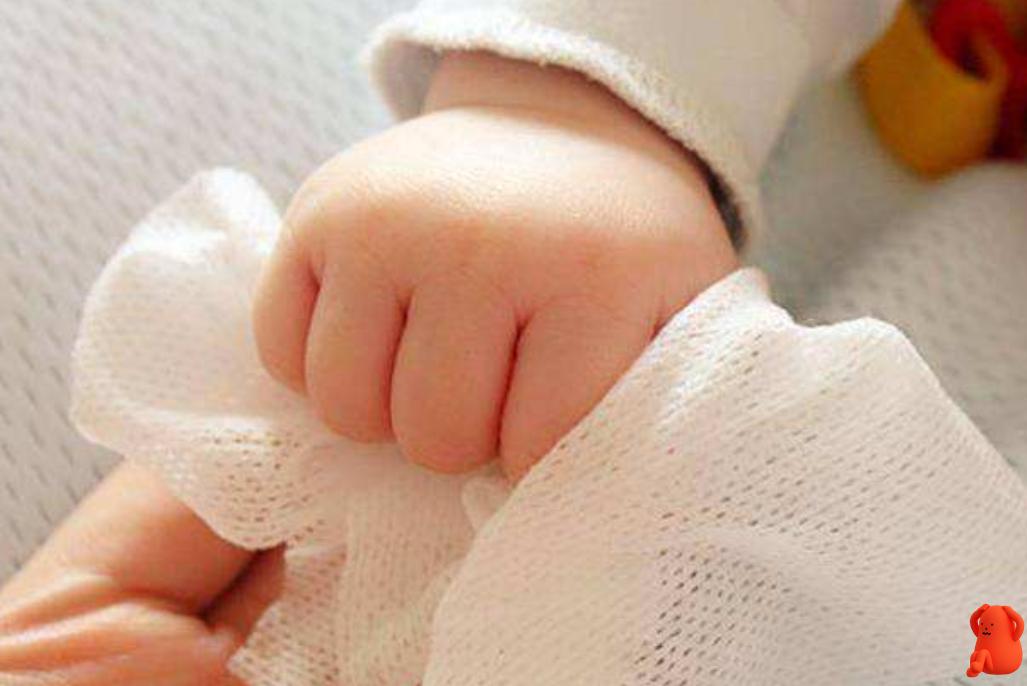 宝宝湿巾擦屁屁有啥危害,湿纸巾适合擦婴儿屁屁吗