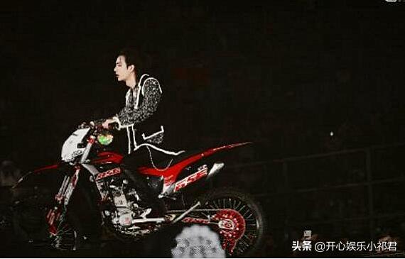 芒果卫视跨年失误,谢娜今年跨年主持