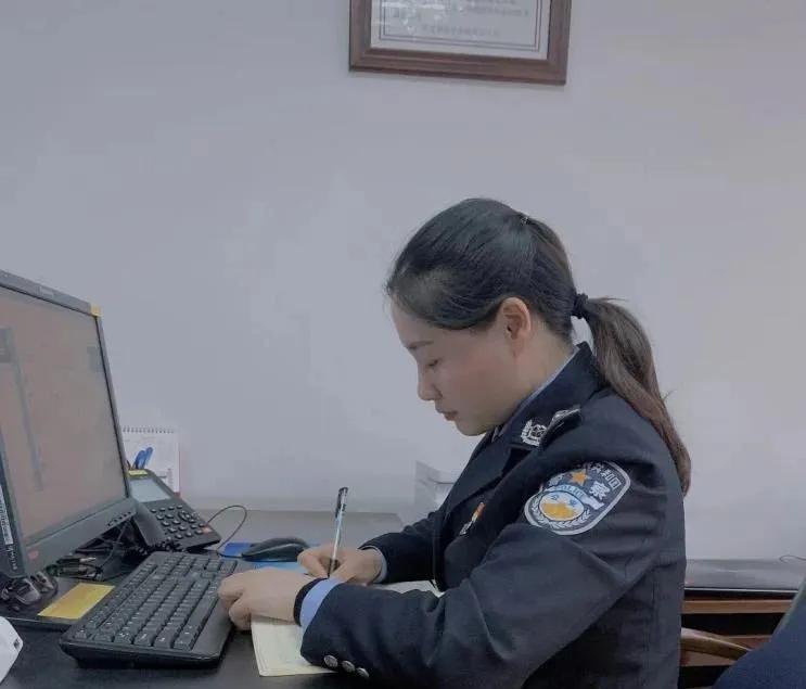 新时代的人民女警察是这样的！“别怕，您放心，有我们在呢！”