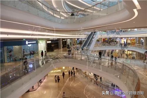 万元一件的羽绒服，羽绒服界的“宾利”是如何炼成的？