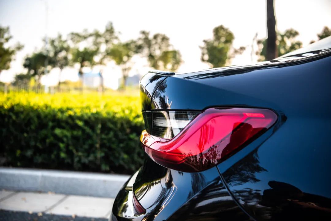 宝马325li实际油耗多少,宝马325li曜夜运动版油耗