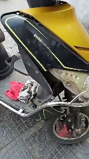 电动车塑料壳划伤有必要换新的吗,电动车外壳撞碎了能换整套吗