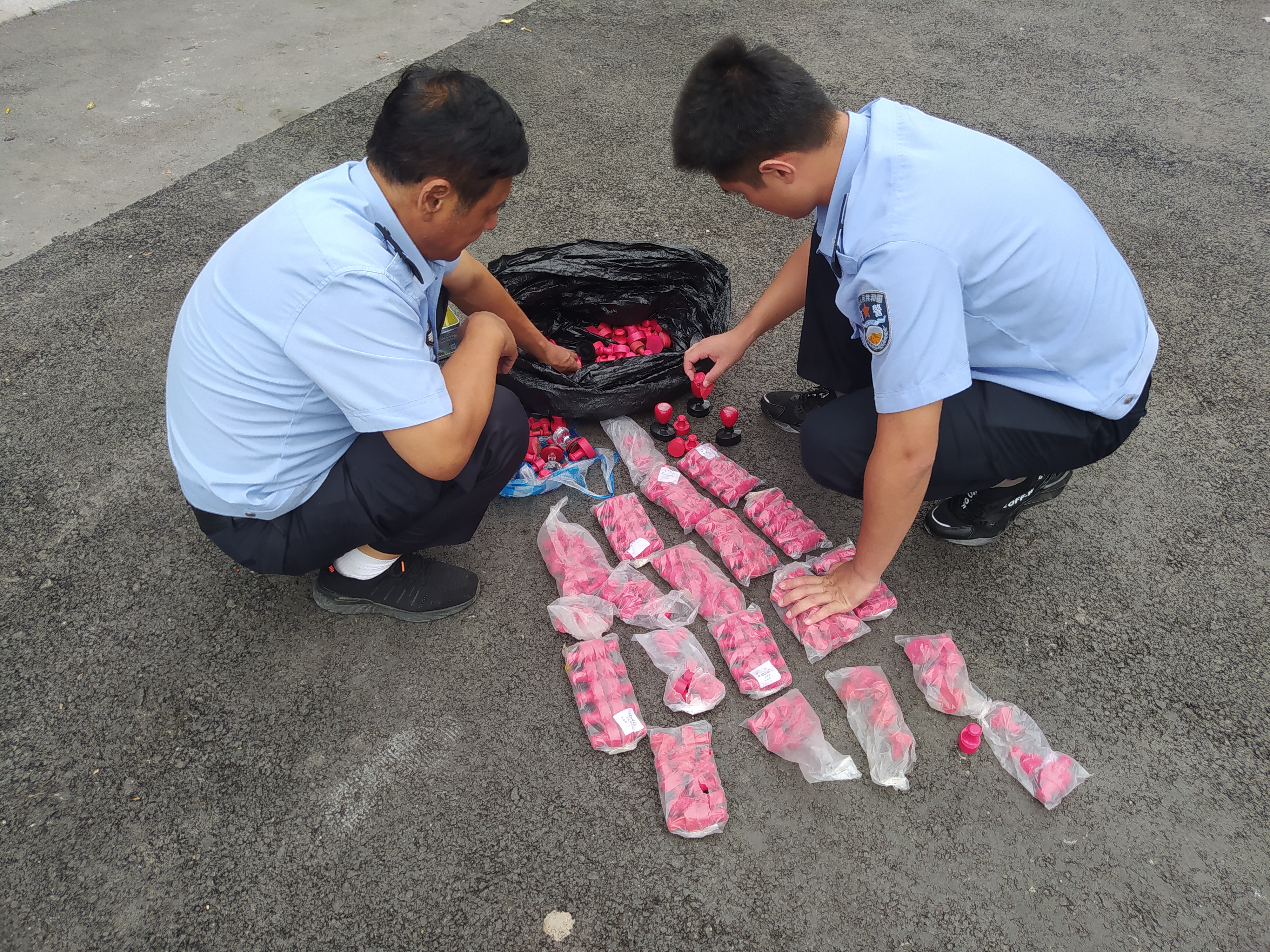 擅自刻制他人印章开办业务,公安局对印章刻制业进行检查整治