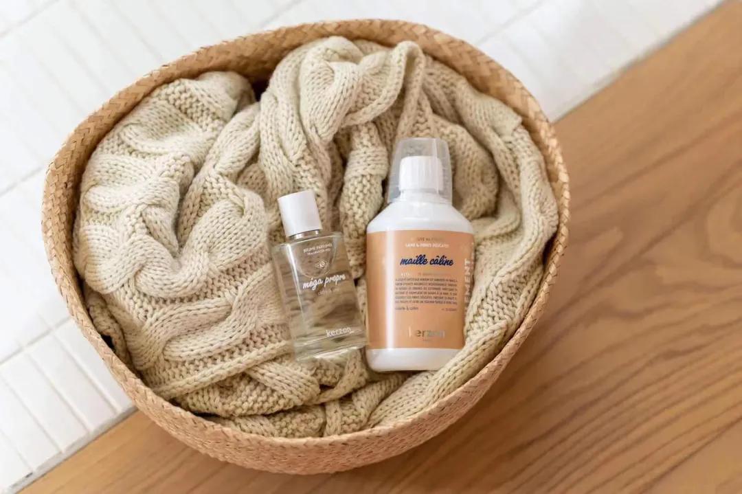 夏日的浪漫洗衣液香味持久留香,真丝护色洗衣液桑蚕丝专用