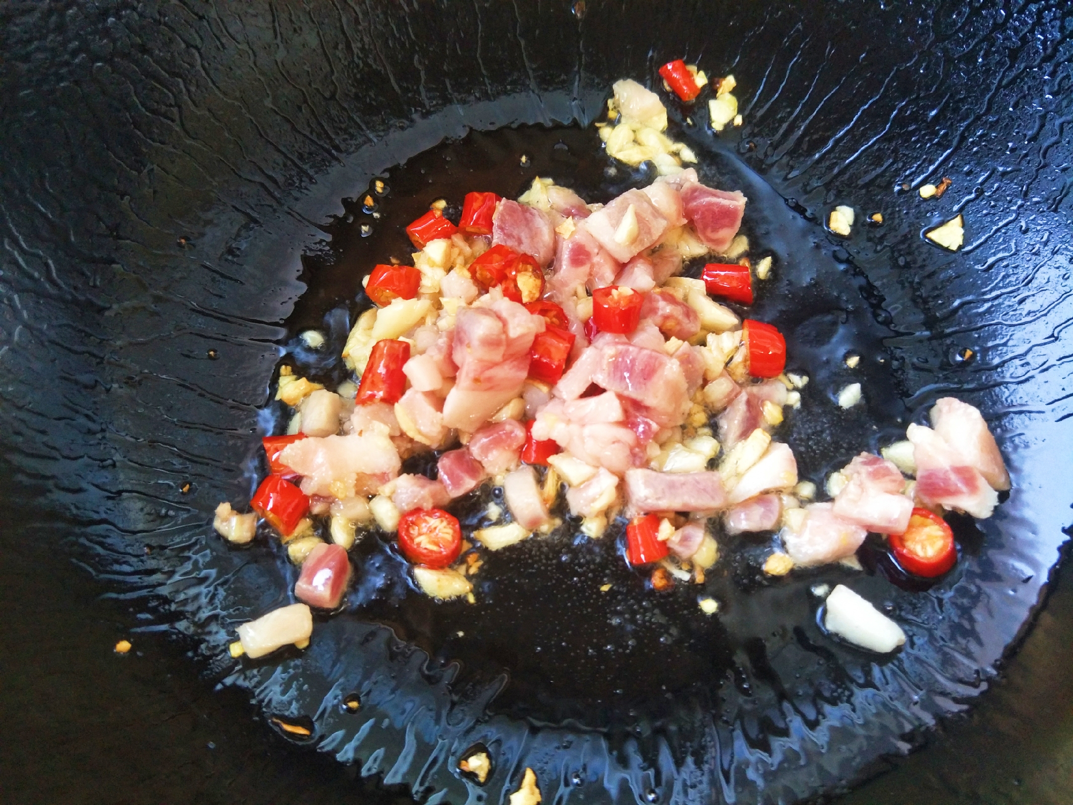 炒辣椒里加什么更好吃,怎么把辣椒炒出辣味