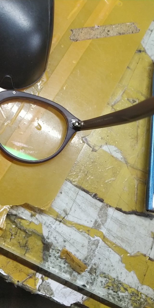 眼镜铰链坏了怎么修,眼镜架铰链坏了咋办