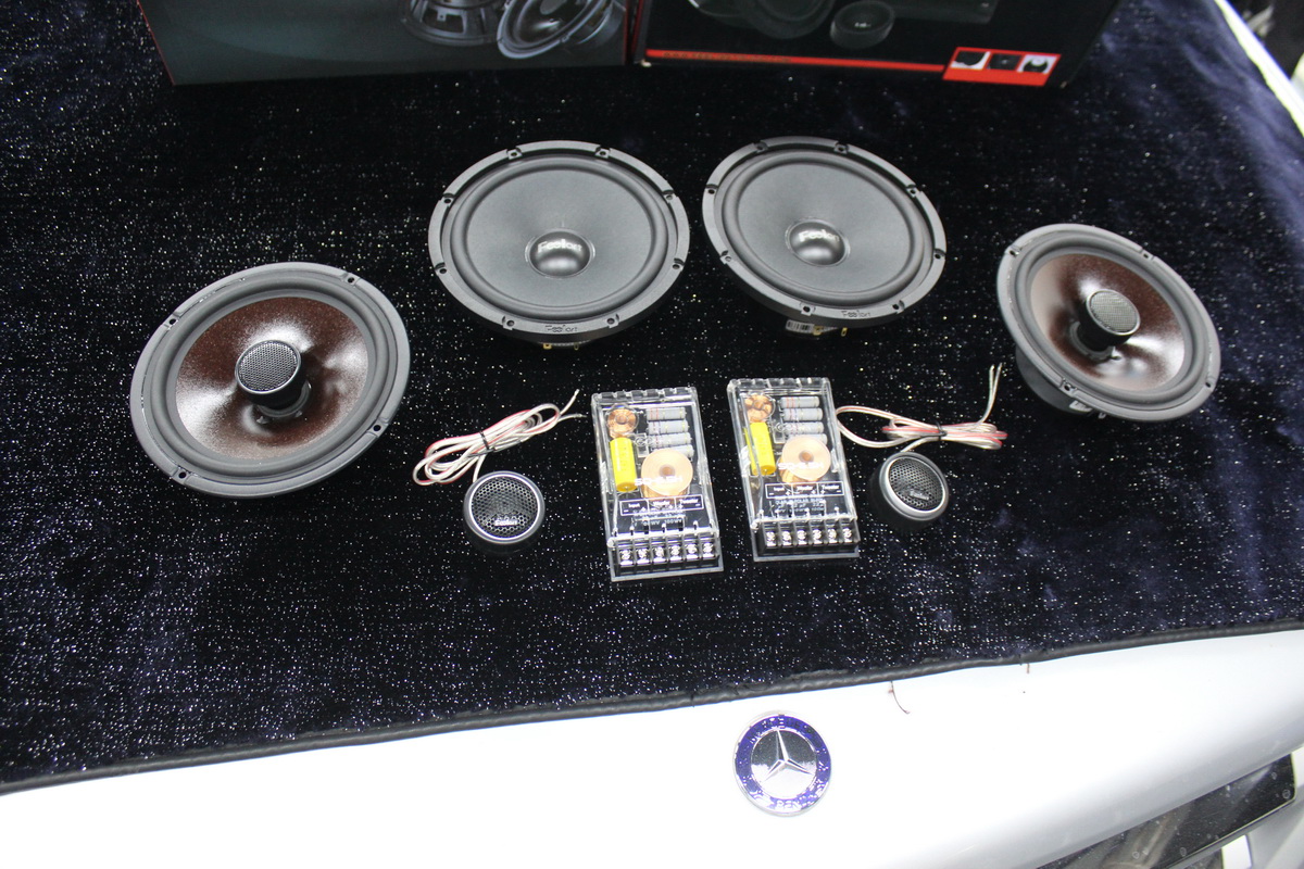 15款奔驰glk300无损升级音响,奔驰glk300用的什么音响