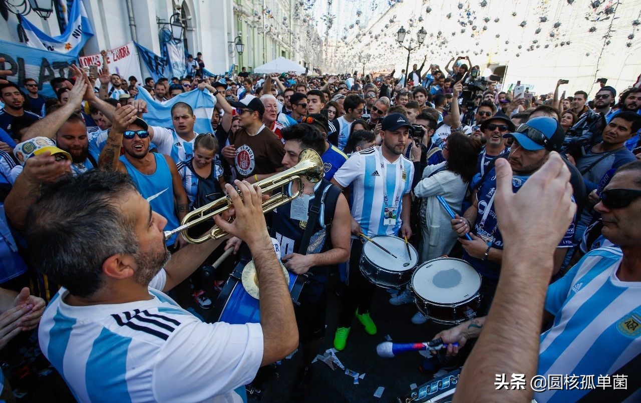 恒大再建2座8万人球场,300亿建一座城市