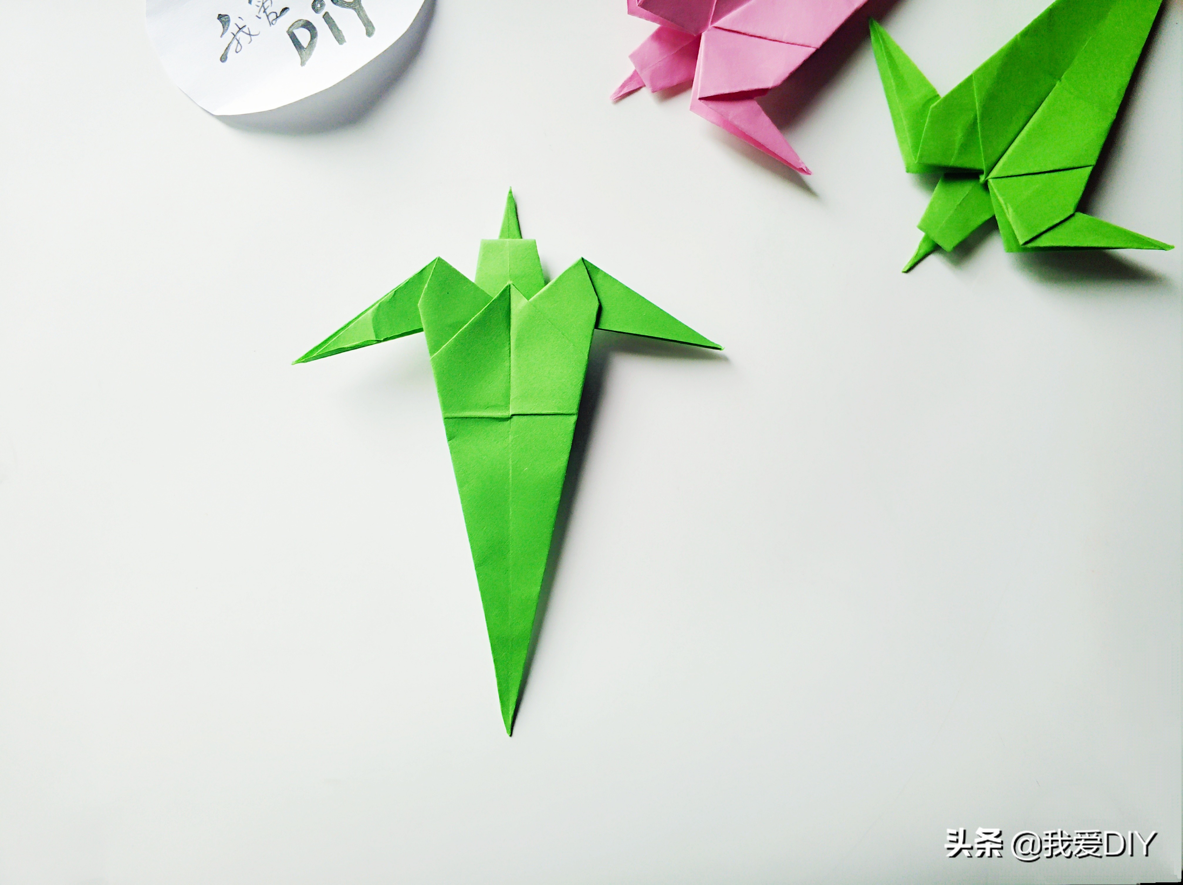 小燕子教大家折礼物盒,小燕子折法慢放视频