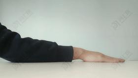 长时间玩手机胳膊酸痛怎么按摩,经常玩手机手指关节痛怎么办